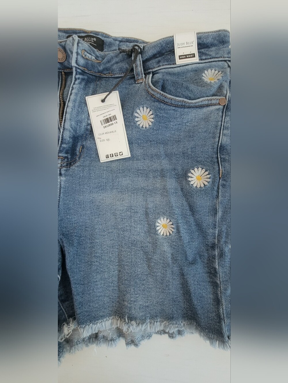 Judy Blue High Waste Embrodered Short - Picture 2 of 7